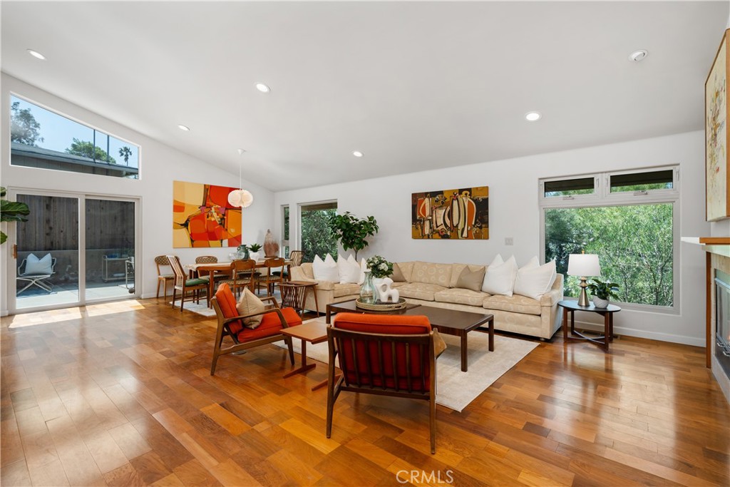 MLS #OC25251511 image #4