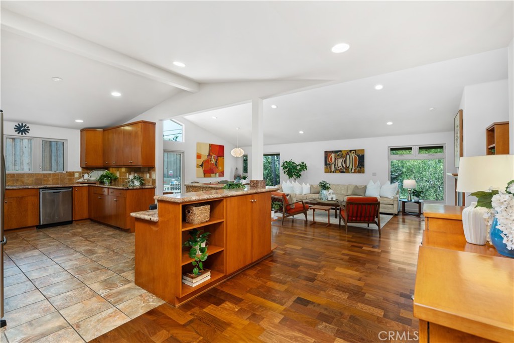 MLS #OC25251511 image #7