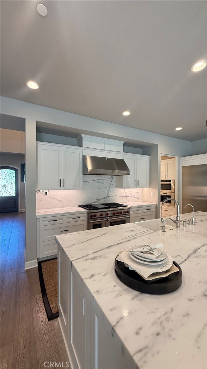 MLS #OC25251611 image #2