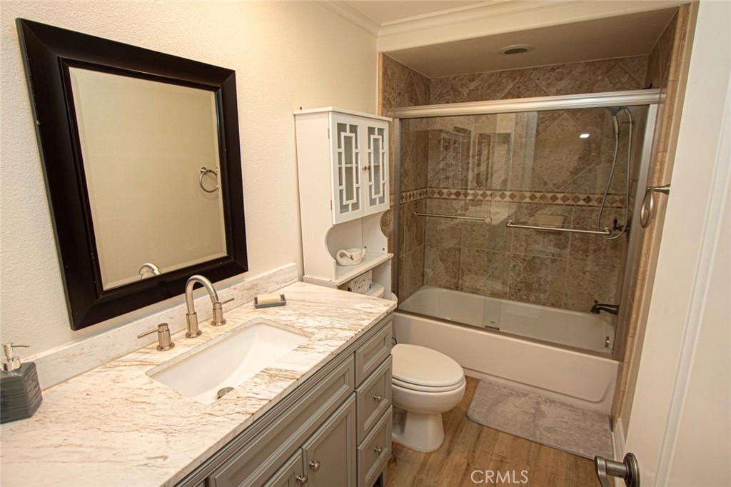 MLS #OC25251618 image #13