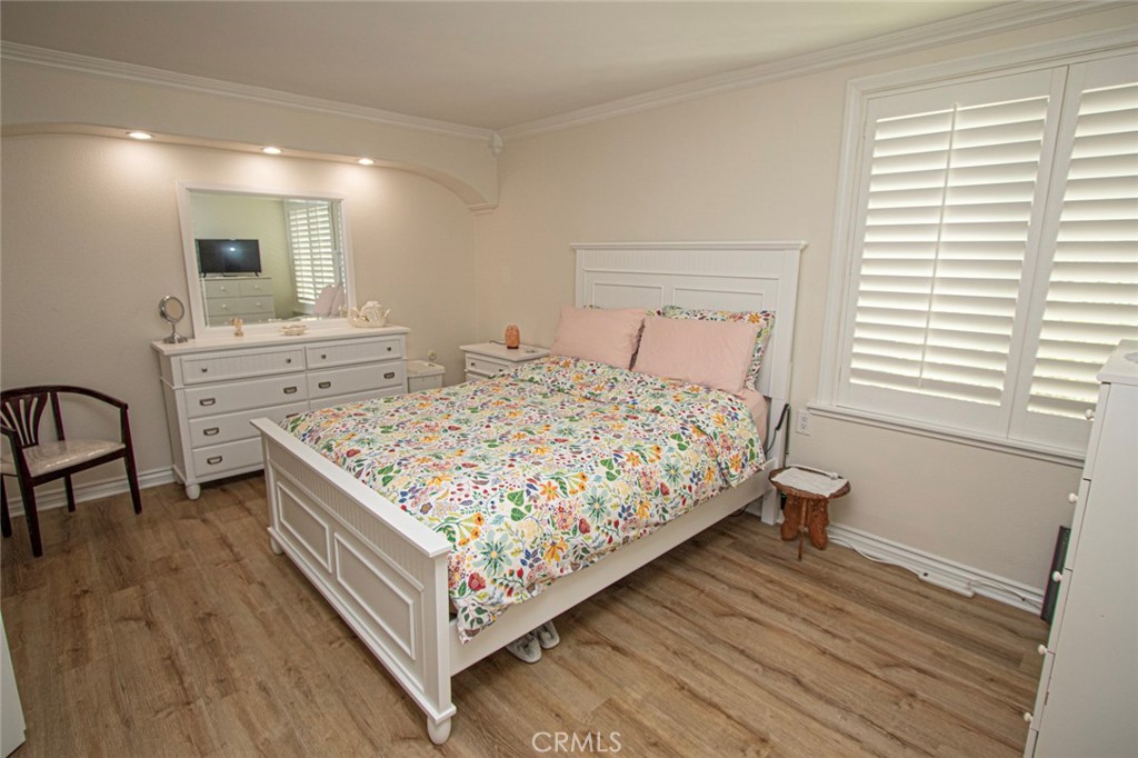 MLS #OC25251618 image #14