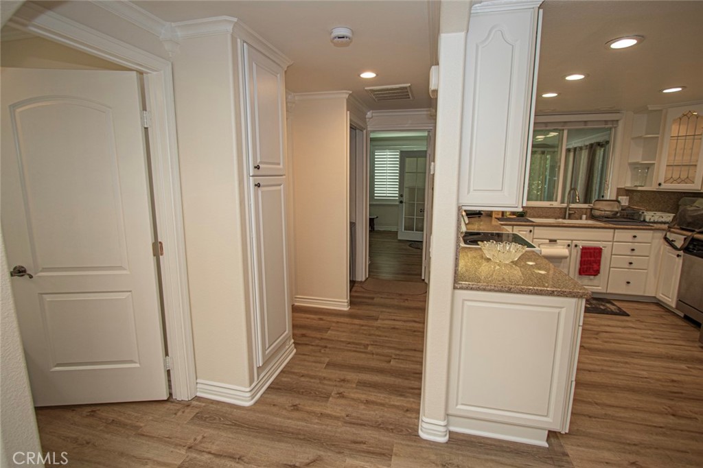 MLS #OC25251618 image #21