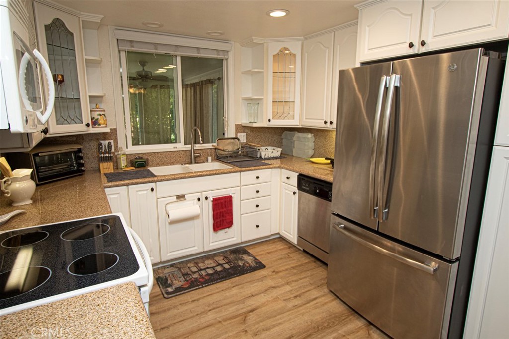 MLS #OC25251618 image #8