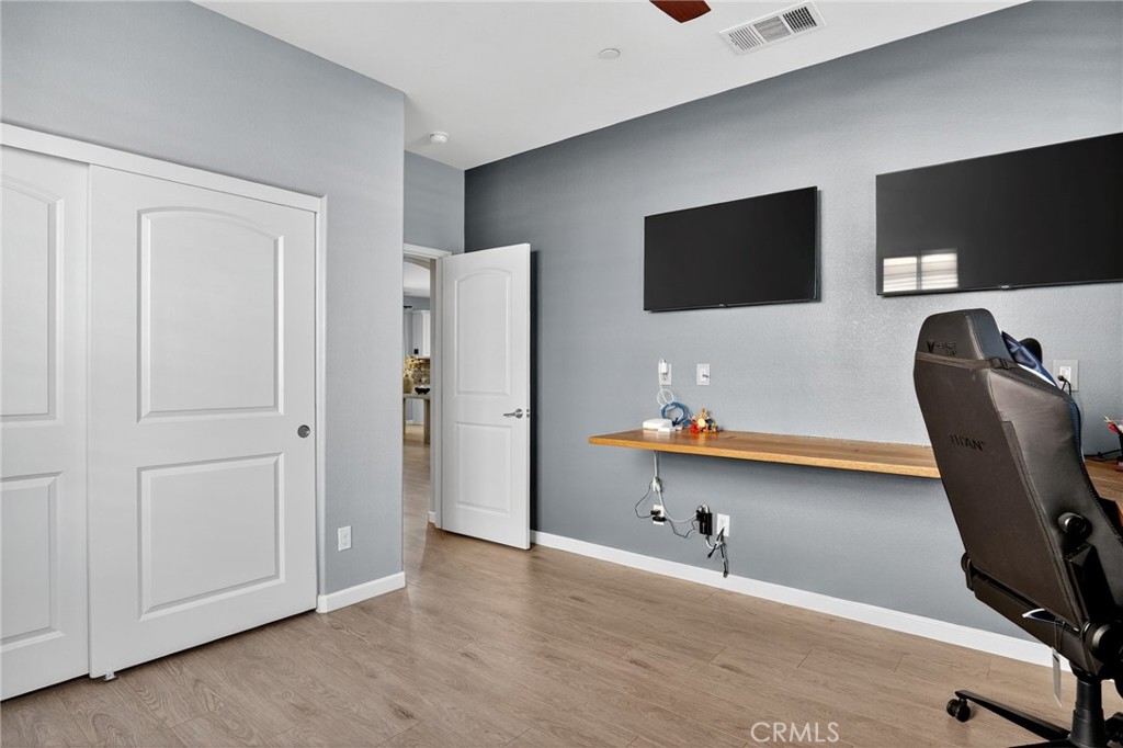 MLS #OC25251641 image #11