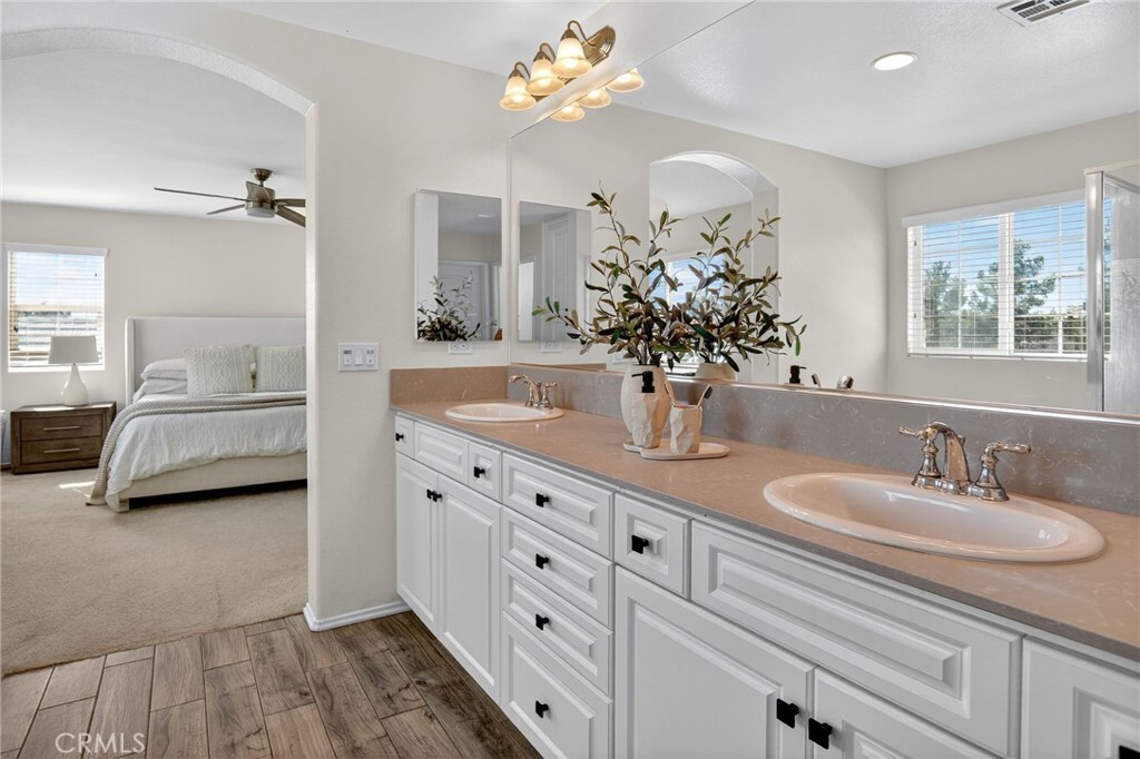 MLS #OC25251641 image #16