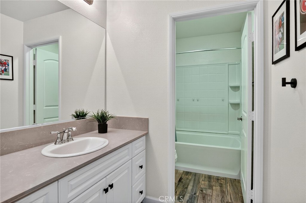 MLS #OC25251641 image #24