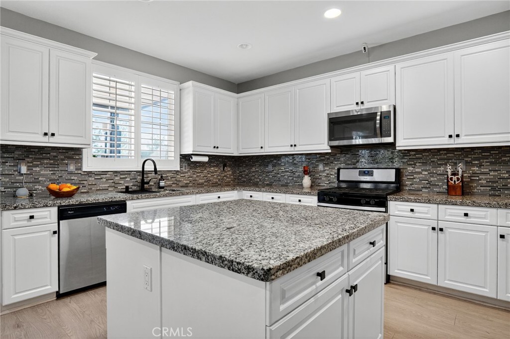 MLS #OC25251641 image #4