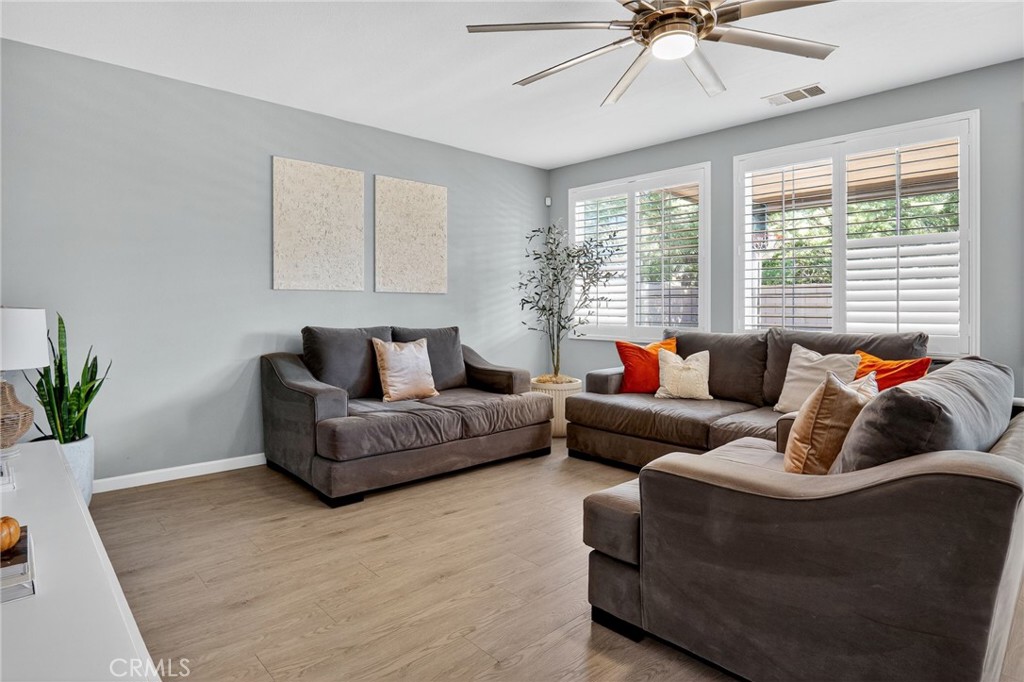 MLS #OC25251641 image #9