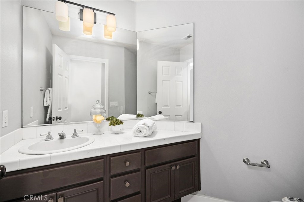 MLS #OC25251654 image #21