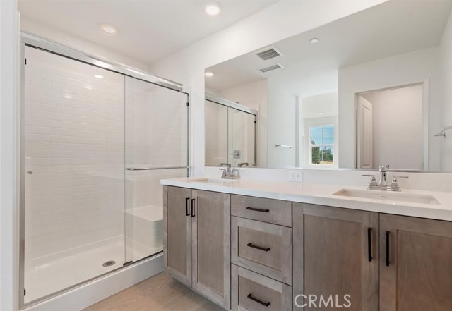 MLS #OC25251668 image #11