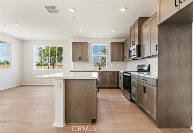 MLS #OC25251668 image #4