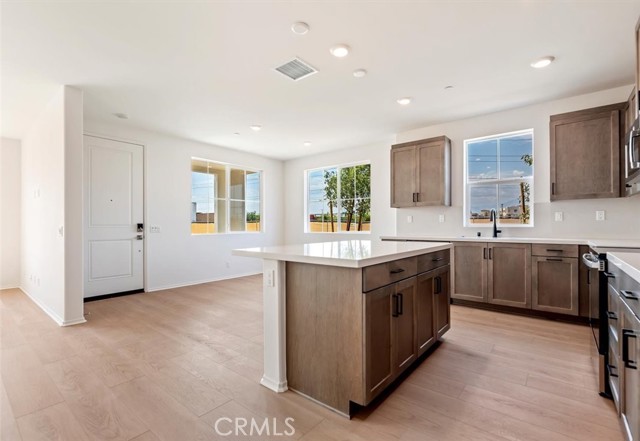 MLS #OC25251668 image #5