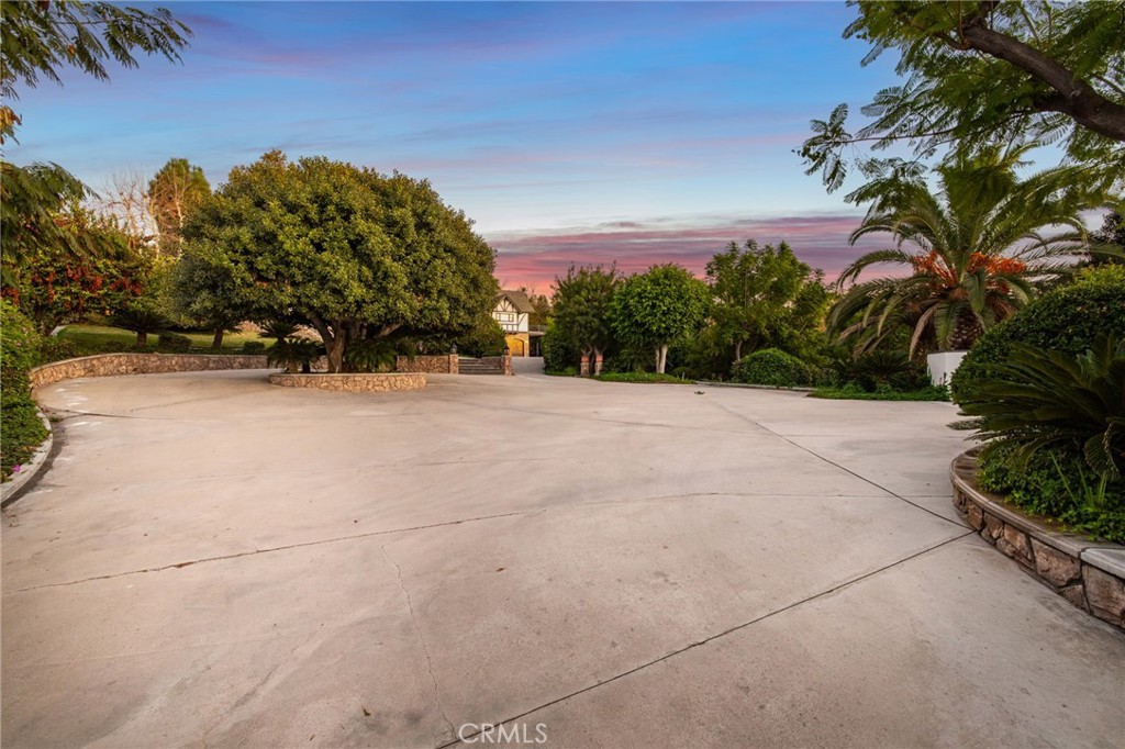 MLS #OC25251689 image #24