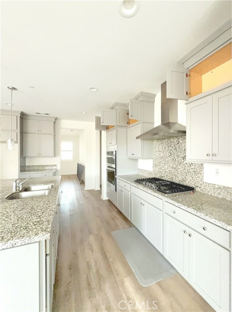 MLS #OC25251717 image #3