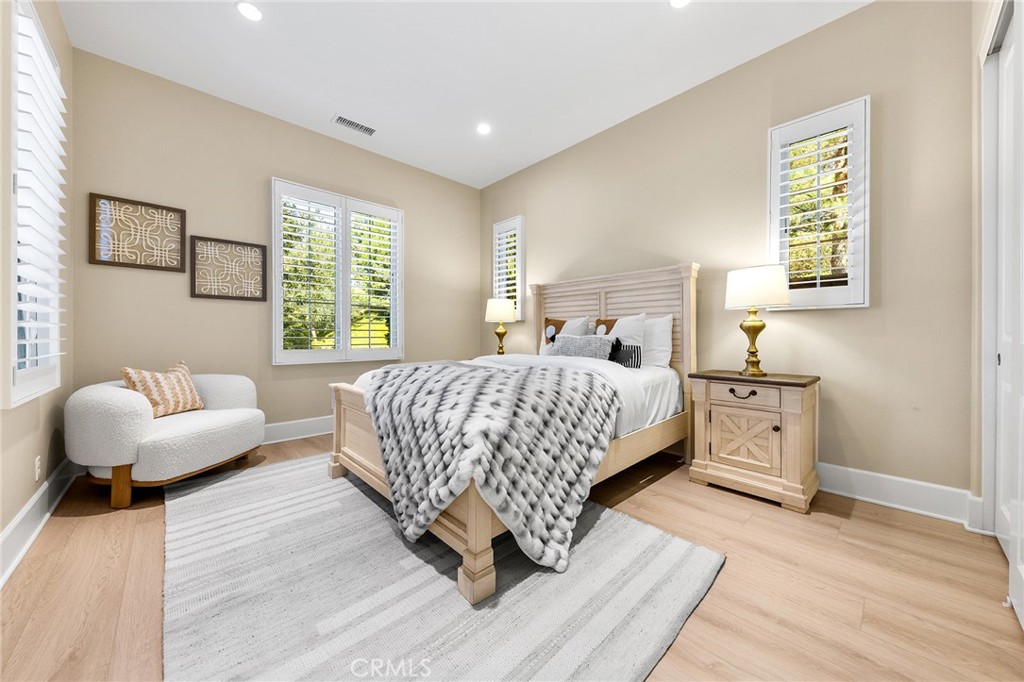 MLS #OC25251757 image #26