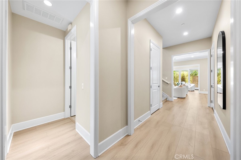 MLS #OC25251757 image #5