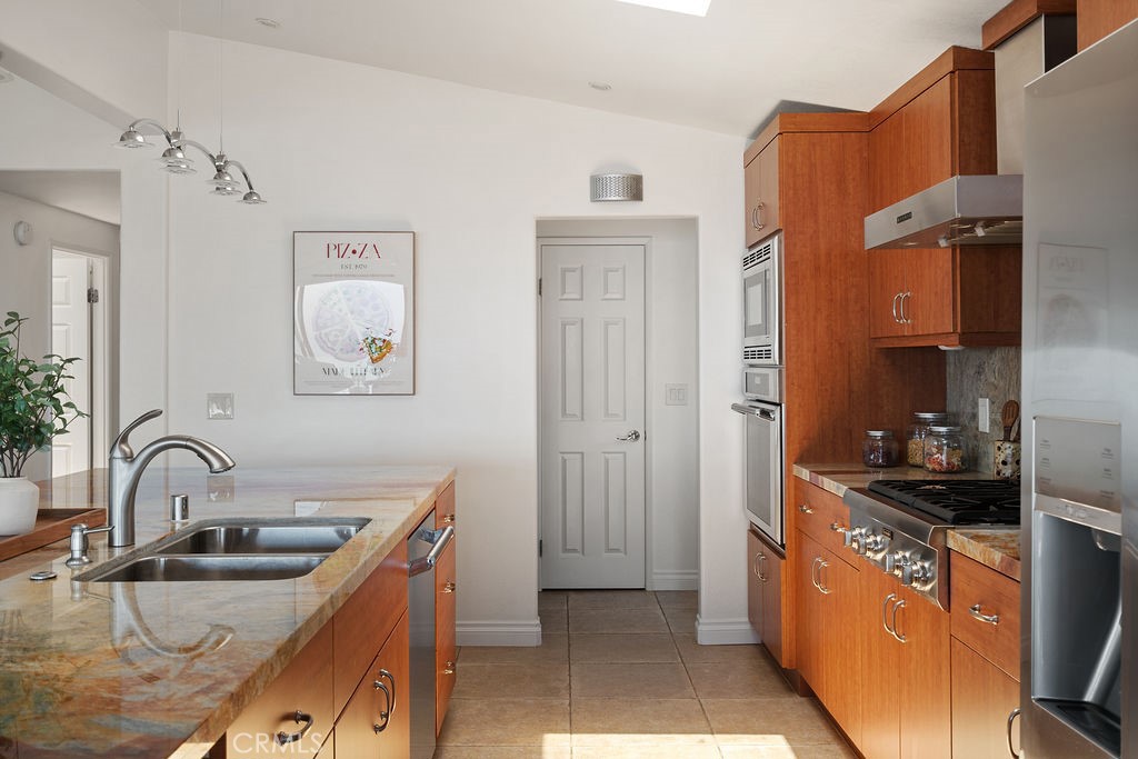 MLS #OC25251779 image #12