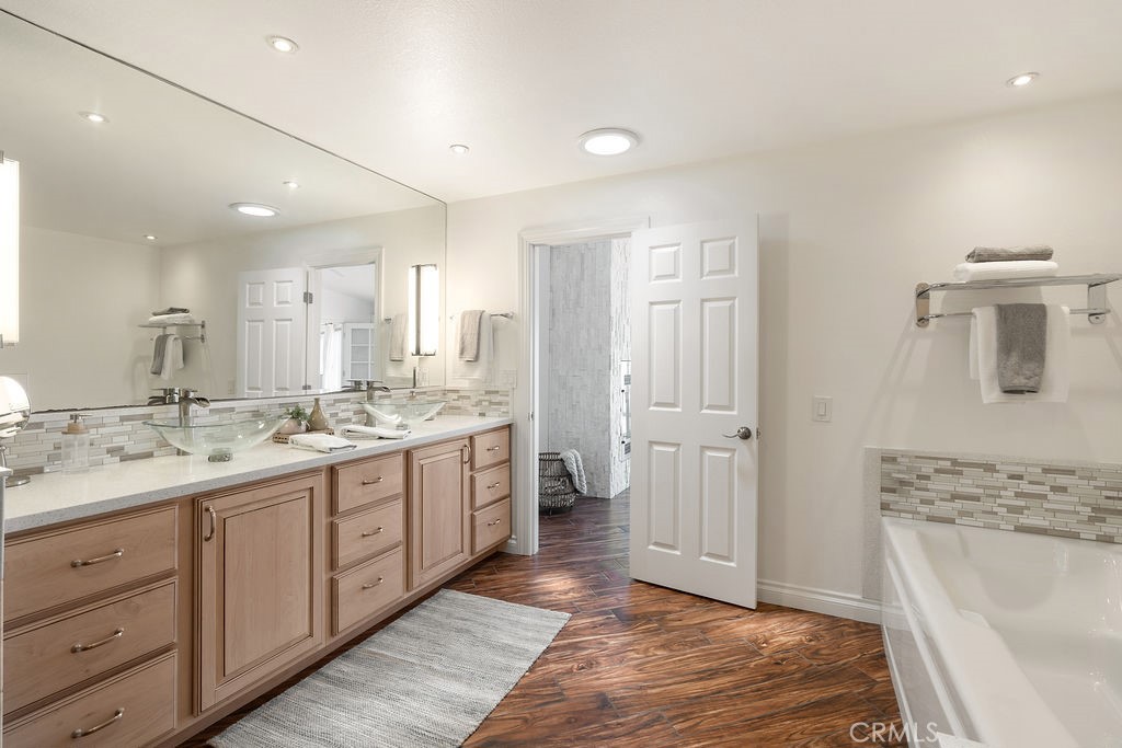 MLS #OC25251779 image #28