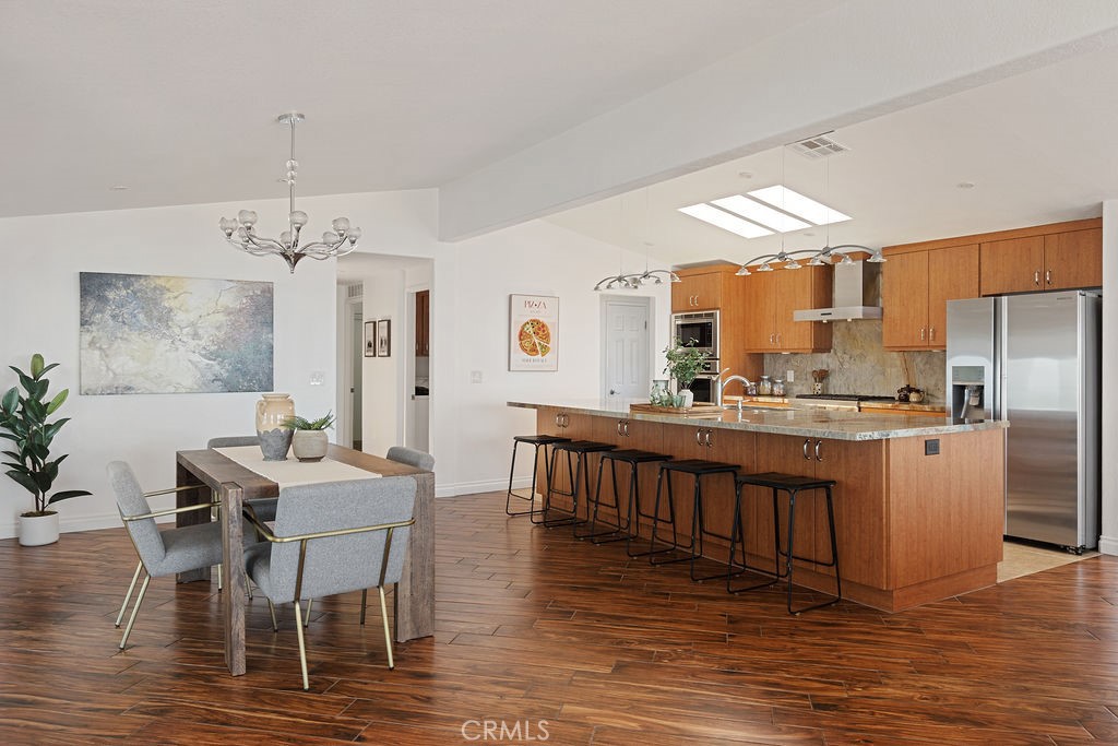 MLS #OC25251779 image #9