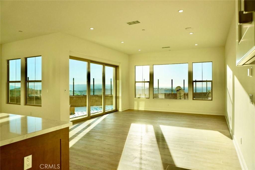 MLS #OC25251799 image #5