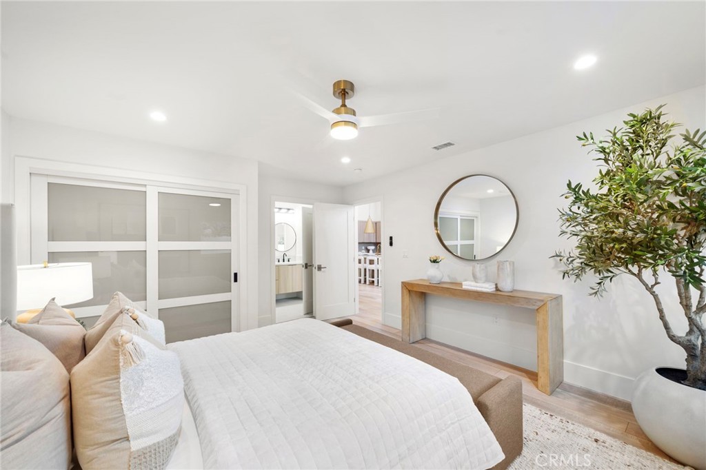 MLS #OC25251837 image #17