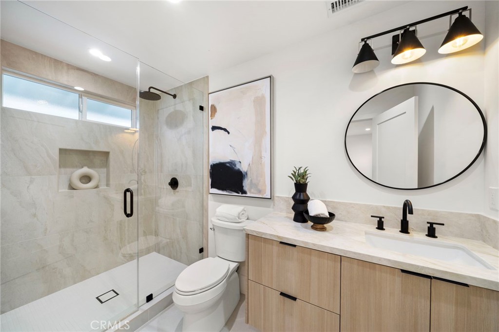 MLS #OC25251837 image #22