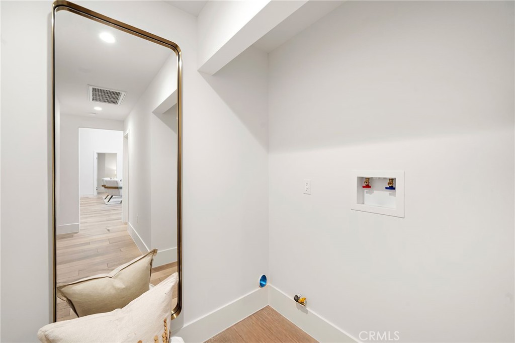 MLS #OC25251837 image #29