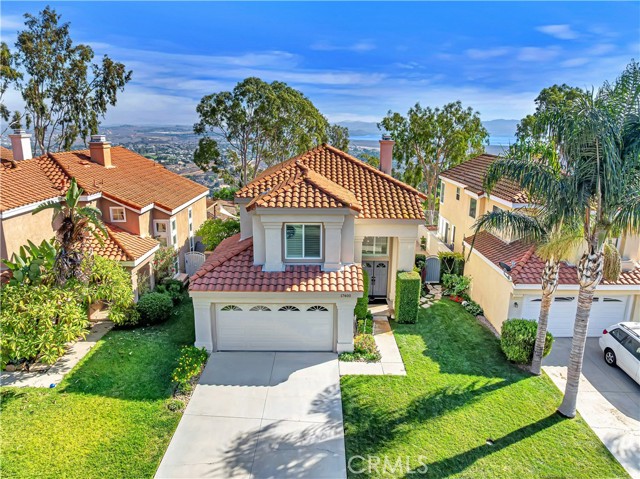 MLS #OC25251838 image #0