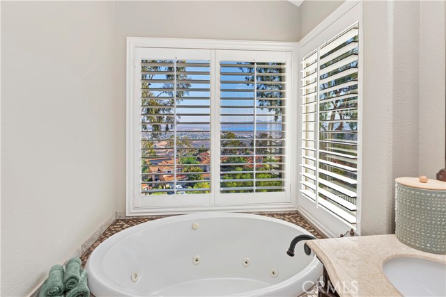 MLS #OC25251838 image #37