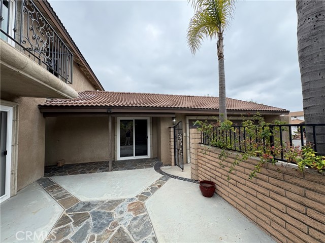 MLS #OC25251843 image #1