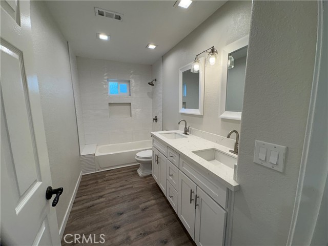 MLS #OC25251843 image #23