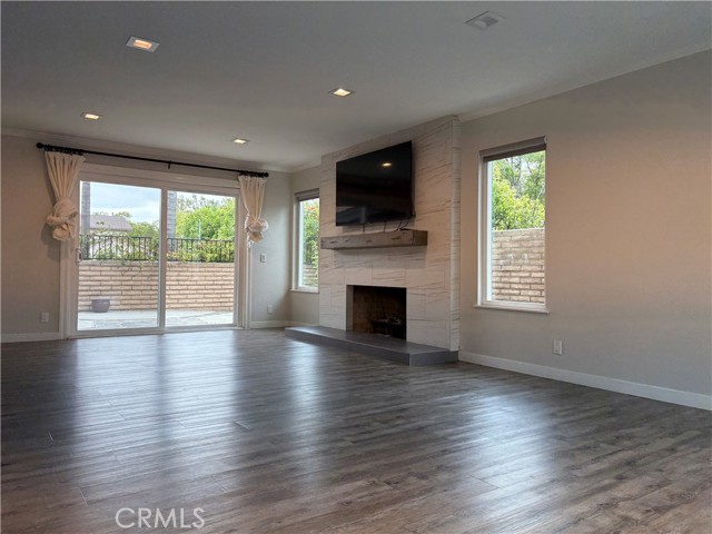 MLS #OC25251843 image #3