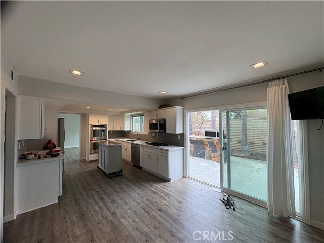 MLS #OC25251843 image #8