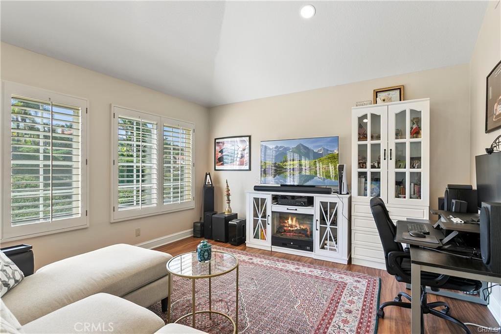 MLS #OC25251865 image #26