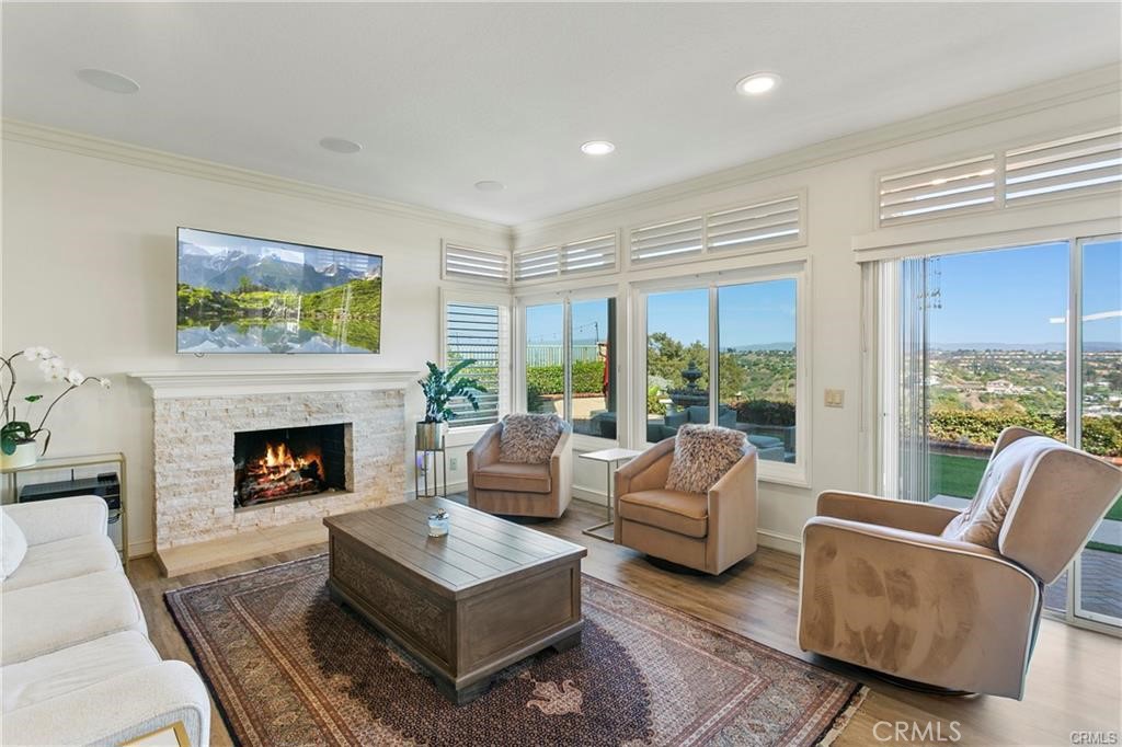 MLS #OC25251865 image #4