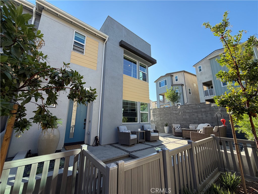 MLS #OC25251886 image #1