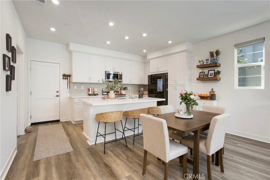 MLS #OC25251886 image #4