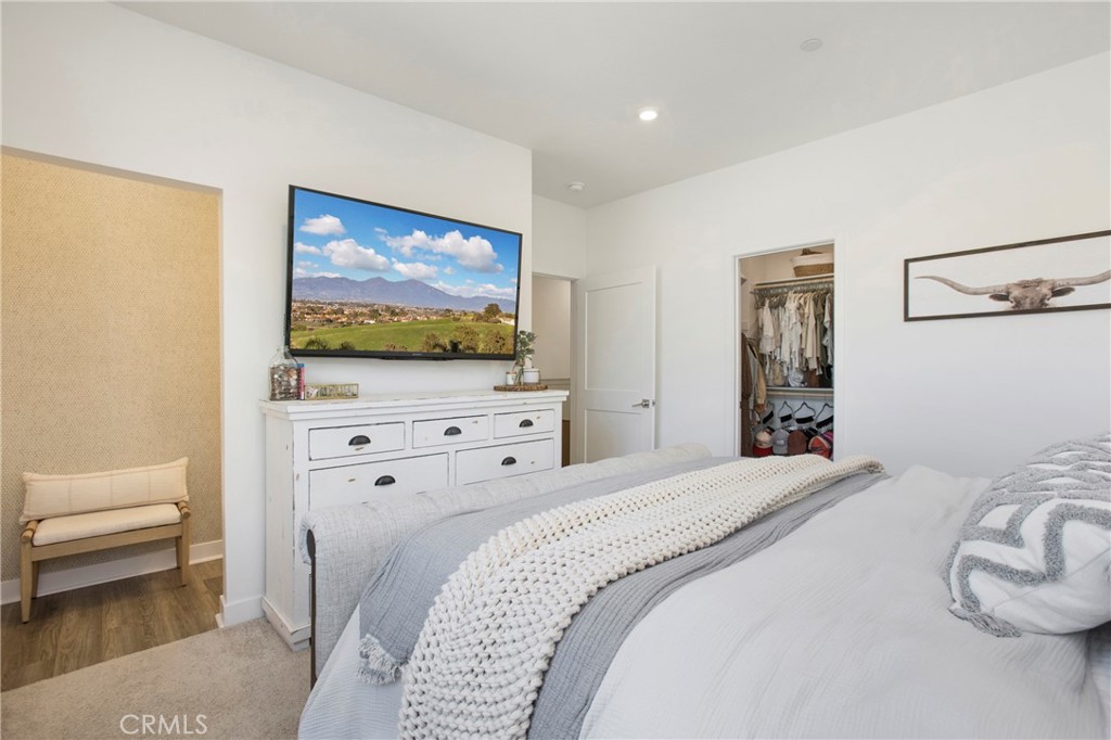 MLS #OC25251886 image #9