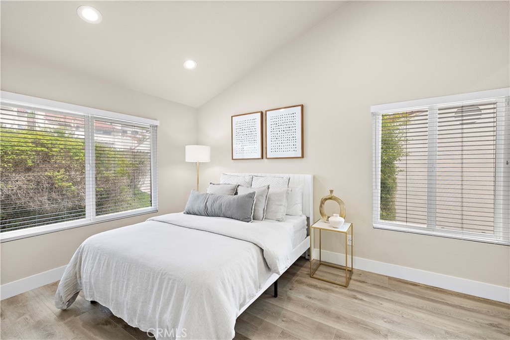 MLS #OC25251891 image #28