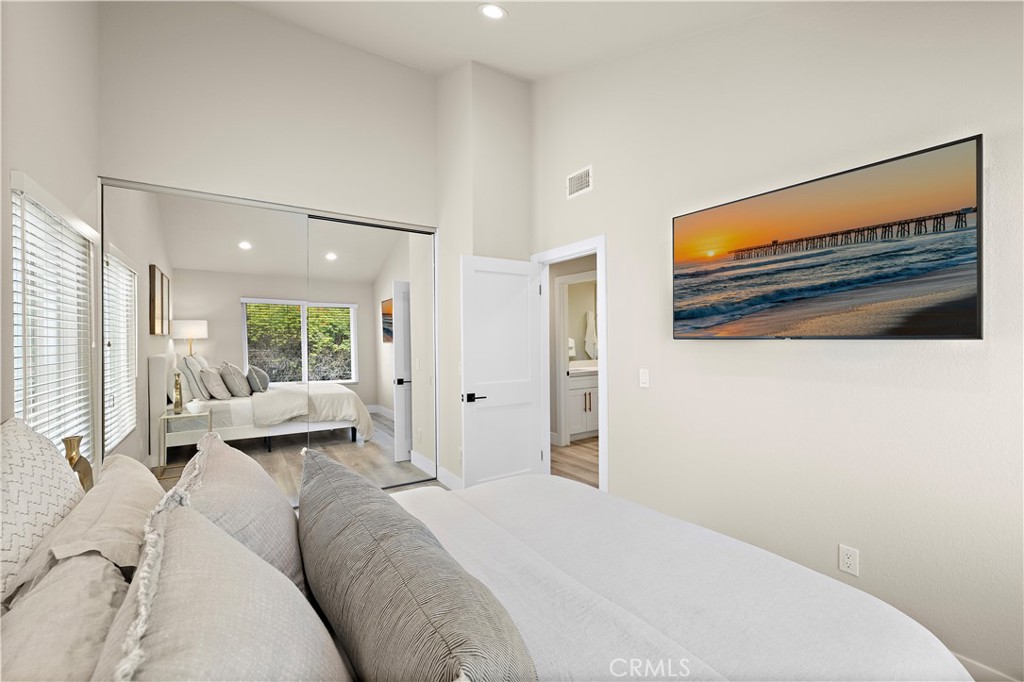 MLS #OC25251891 image #29