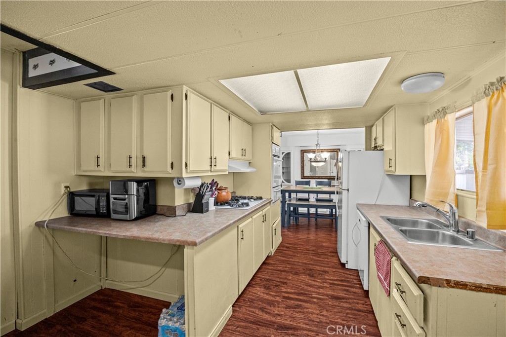 MLS #OC25251893 image #1