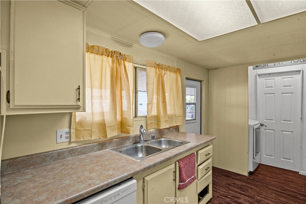 MLS #OC25251893 image #11