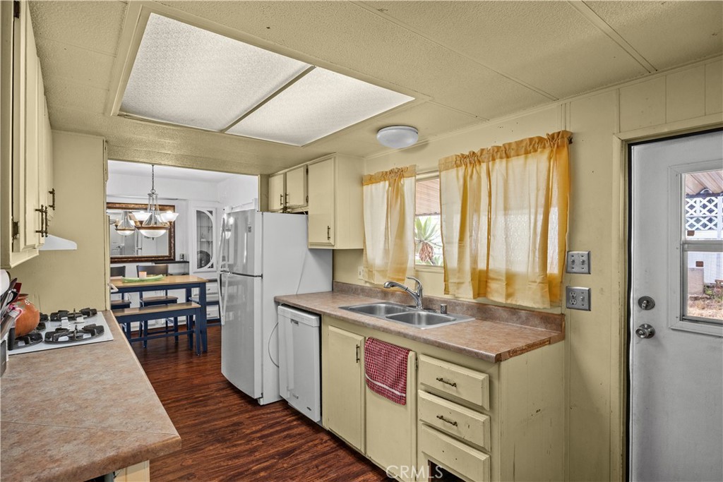 MLS #OC25251893 image #12