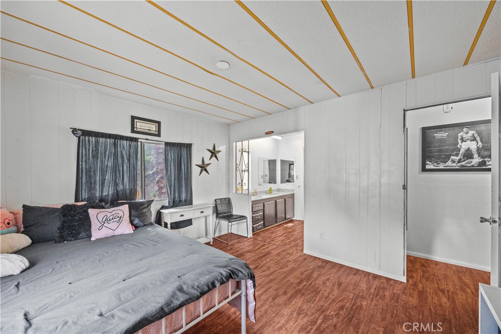 MLS #OC25251893 image #2