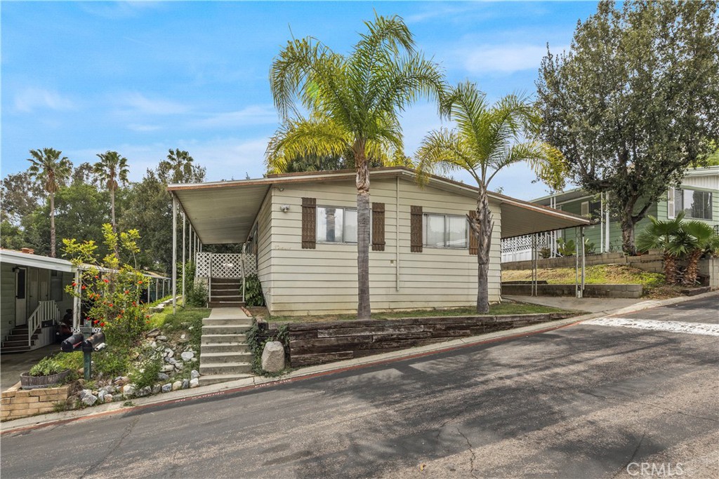 MLS #OC25251893 image #3