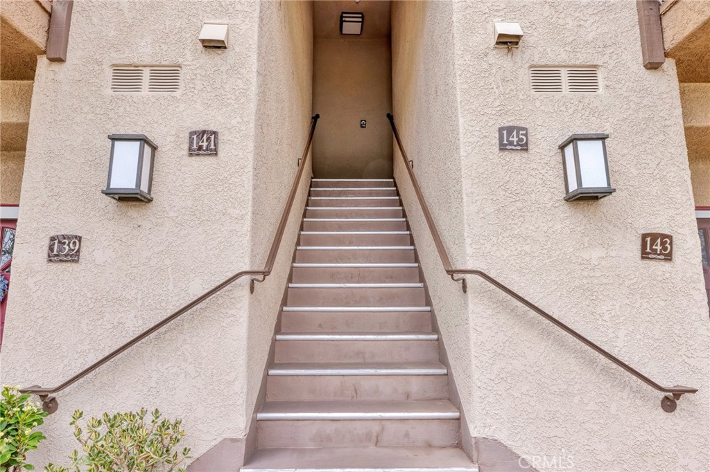 MLS #OC25251947 image #1