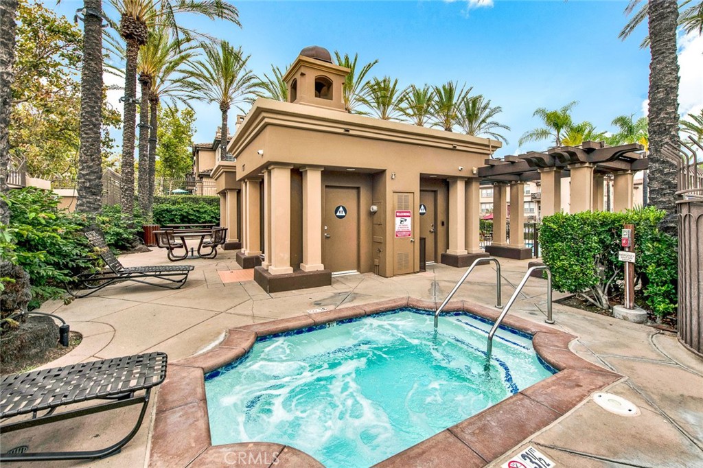 MLS #OC25251947 image #4