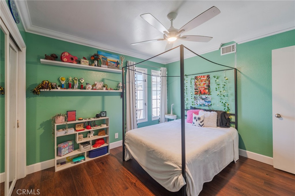 MLS #OC25251972 image #28