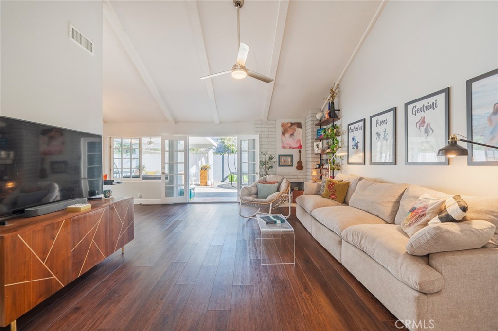 MLS #OC25251972 image #3