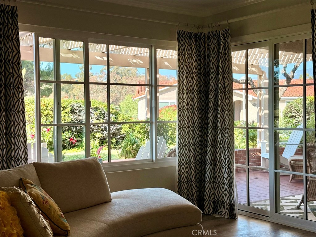 MLS #OC25252032 image #16